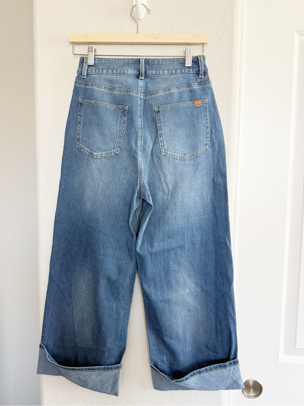 HALARA Wide Leg Cuffed Stretch Ankle Length Jeans in Medium Blue - Picture 3 of 6